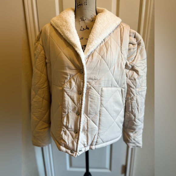 🌈NWT Blank NYC  Womens Faux Fur Trim Quilted Puffer Jacket Medium retail $148 - Picture 5 of 13